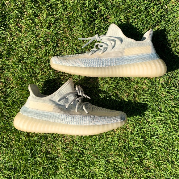 Yeezy 350 v2 cloud